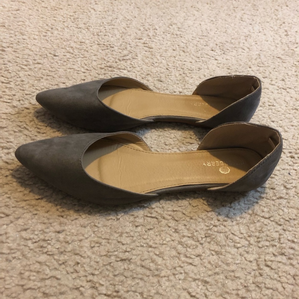Grey flats with pointed toe size 8.5